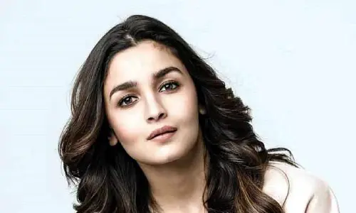 Alia Bhatt: కేన్స్ వైపు స్టార్ హీరోయిన్ అడుగులు.. కొంచెం భయంగా ఉందంటూ కామెంట్స్