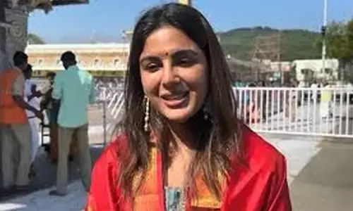 తిరుమల శ్రీవారిని దర్శించుకున్న సినీ నటి