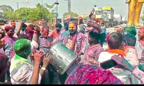 హోలీ పండగ దీని కోసమే జరుపుకుంటారు: ఎమ్మెల్యే