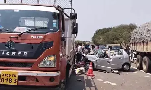 Breaking: ఘోర రోడ్డు ప్రమాదం.. ముగ్గురు స్పాట్ డెడ్