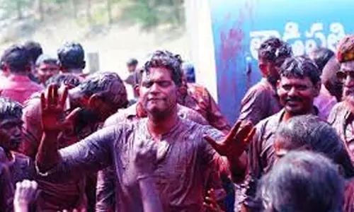 Video Viral:హోలీ వేడుకలు.. ఆ పాటతో డాన్స్‌ అదరగొట్టిన టీడీపీ ఎమ్మెల్యే!