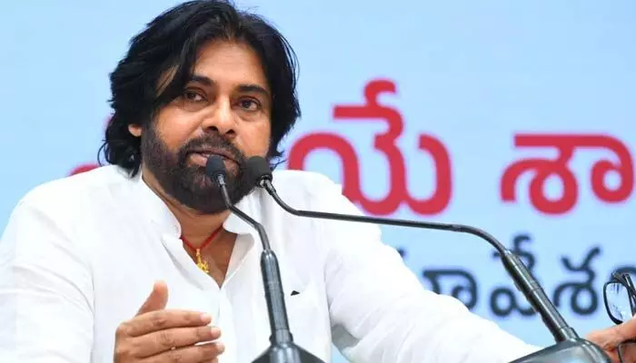 AP Deputy CM:హిందీ భాష పై తీవ్ర చర్చలు.. పవన్ కళ్యాణ్ సంచలన ప్రకటన AP Deputy CM:హిందీ భాష పై తీవ్ర చర్చలు.. పవన్ కళ్యాణ్ సంచలన ప్రకటన