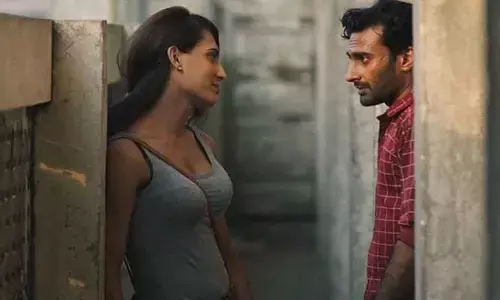 భార్యను వదిలేసి ట్రాన్స్‏జెండర్‏తో ఆ పని.. ఓటీటీలో హీట్ పుట్టిస్తున్న బోల్డ్ మూవీ.. స్ట్రీమింగ్ ఎక్కడంటే..?