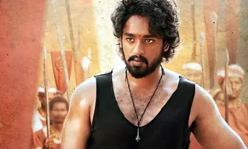 Roshan Kanakala: ఈసారి గట్టిగానే ప్రయత్నిస్తున్నాడు.. యంగ్ హీరో పోస్టర్‌పై నెటిజన్స్ రియాక్షన్!