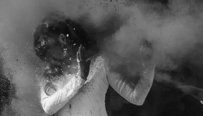 Holi Molestation: వద్దంటున్నా అలా చేశాడు.. హోలీ వేడుకల్లో కో-స్టార్పై నటి ఆరోపణలు! Holi Molestation: వద్దంటున్నా అలా చేశాడు.. హోలీ వేడుకల్లో కో-స్టార్పై నటి ఆరోపణలు!