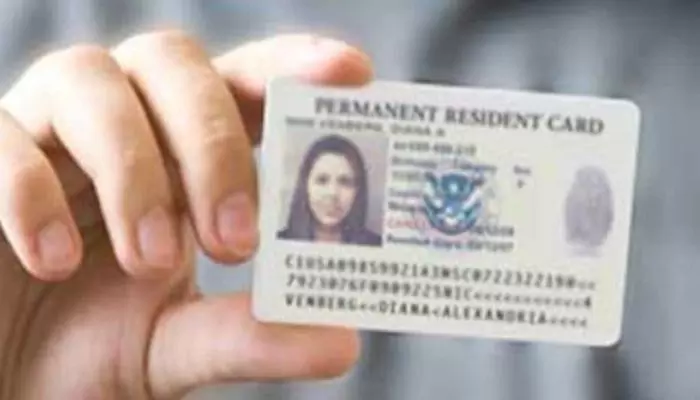 Green card: మీ గ్రీన్ కార్డును ట్రంప్ లాగేసుకుంటాడా? ఇండియన్స్ను టెన్షన్ పెడుతున్న మిస్టర్ ప్రెసిడెంట్! Green card: మీ గ్రీన్ కార్డును ట్రంప్ లాగేసుకుంటాడా? ఇండియన్స్ను టెన్షన్ పెడుతున్న మిస్టర్ ప్రెసిడెంట్!
