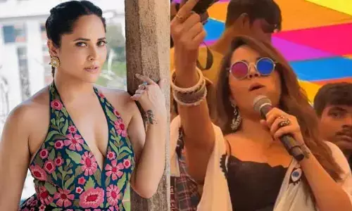 ఆంటీ అన్నందుకు దమ్ముంటే పైకి రారా అంటూ స్ట్రాంగ్ కౌంటర్ ఇచ్చిన అనసూయ.. పొట్టు పొట్టుగా తిట్టిపోస్తున్న నెటిజన్లు(వీడియో)