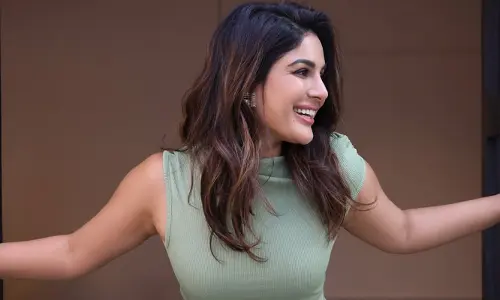 Samyuktha Menon : అందాలతో రెచ్చగొడుతున్న బొద్దుగుమ్మ