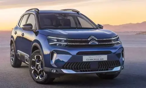 Car Discounts: రెండున్నర లక్షల రూపాయల డిస్కౌంట్ ఇస్తున్న ఫారిన్ బ్రాండ్ కారు.. ఛాన్స్ మిస్ చేసుకోవద్దు