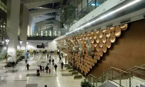 Delhi Airport: రక్షణ శాఖకు చెందిన ఎయిర్ పోర్టలోకి కమర్షియల్ ఫ్లైట్స్