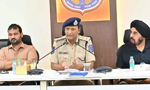 450 సీసీ కెమెరాల నిఘా నీడలో..