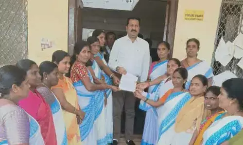 పెండింగ్ బిల్లుల కోసం ఆందోళన