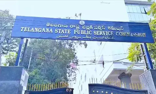 తెలుగులో మెయిన్స్ రాస్తే.. మార్కులు వేయరా?
