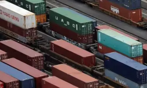 Trade Deficit: ఫిబ్రవరిలో దిగొచ్చిన వాణిజ్య లోటు