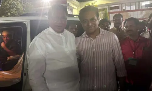 KTR-Janareddy : నెట్టింట్లో వైరల్ అవుతున్న జానారెడ్డి, కేటీఆర్ ఫోటో