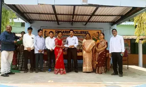 లక్ష్యసాధనకు విద్యార్థులు ముందు ఉండాలి