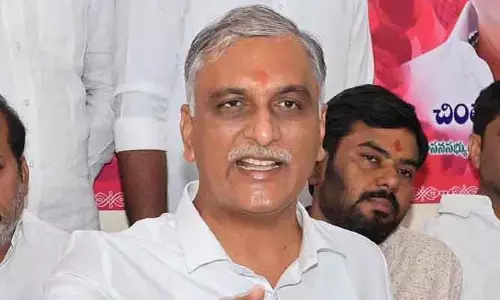 Harish Rao: అసెంబ్లీలో మా గొంతు నొక్కుతుండ్రు.. ప్రభుత్వంపై హరీశ్ రావు ఫైర్