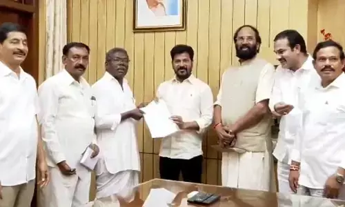 Gummadi Narsaiah: సీఎం రేవంత్ రెడ్డితో మాజీ ఎమ్మెల్యే గుమ్మడి నర్సయ్య భేటీ
