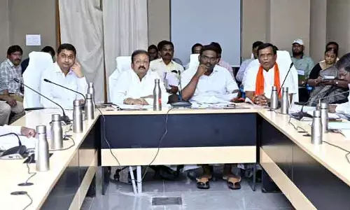 అభివృద్ధి పనులను వేగవంతంగా పూర్తి చేయాలి