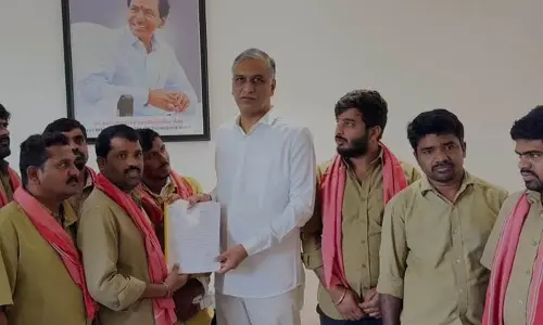Harish Rao: మా సమస్యలపై అసెంబ్లీలో గొంతెత్తండి హరీష్ రావుకు ఆటో యూనియన్ నాయకుల విజ్ఞప్తి