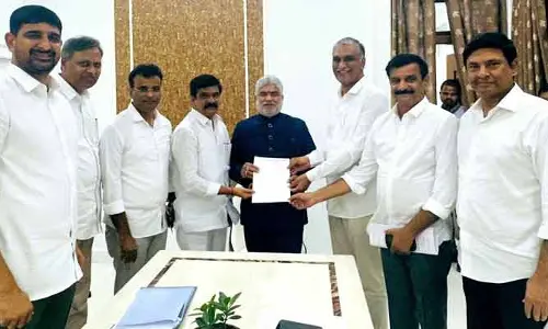 మంత్రిపై సభా హక్కుల ఉల్లంఘన నోటీసులు.. స్పీకర్ కు బీఆర్ఎస్ ఎమ్మెల్యేల వినతి