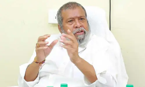 ఒక్క స్టూడెంట్‌ను ఇబ్బంది పెట్టినా ఊరుకోం.. ప్రయివేట్ మెడికల్ కాలేజీలకు మంత్రి హెచ్చరిక