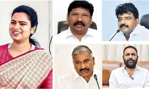 AP Ex Minister: నాటి అమాత్యులకు.. కేసుల ఉచ్చు!