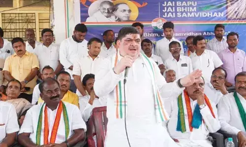 Ponnam Prabhakar : కరీంనగర్ ను లండన్, న్యూయార్క్ చేస్తామని కోతలు కోసింది ఎవరు? : పొన్నం ప్రభాకర్