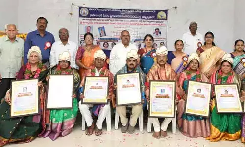 సాహిత్య రంగంలో మహిళల పోటీ అభినందనీయం