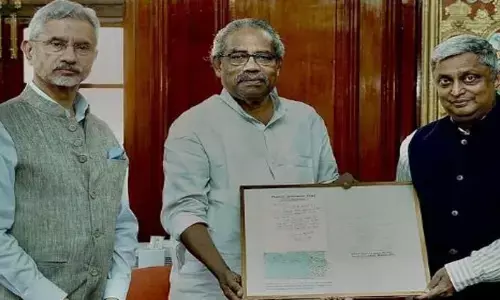 Mahatma Gandhi: మహాత్మా గాంధీకి చెందిన కళాఖండాలు, పత్రాలను భారత్‌కు అందజేసిన దక్షిణాఫ్రికా ట్రస్ట్