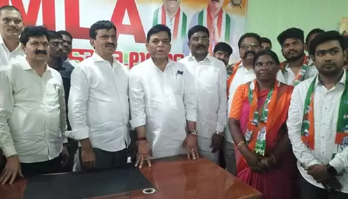 దుమ్ముగూడెంలో బీఆర్ఎస్కు భారీ షాక్ దుమ్ముగూడెంలో బీఆర్ఎస్కు భారీ షాక్