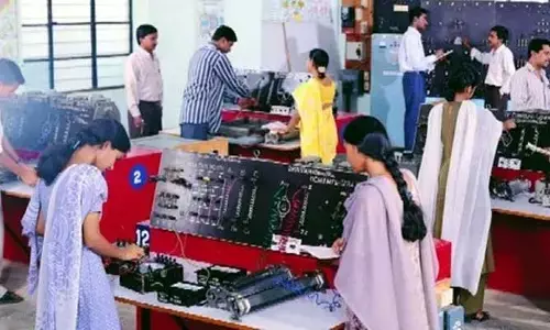 ప్రమాదంలో ఇంజనీరింగ్ కోర్సులు..