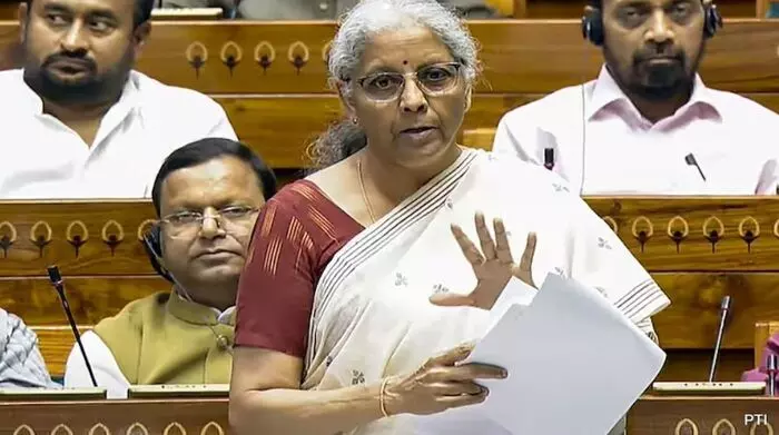 Nirmala Sitharaman: వర్షాకాల సమావేశాల్లో కొత్త ఐటీ బిల్లుపై చర్చ- నిర్మలా సీతారామన్ Nirmala Sitharaman: వర్షాకాల సమావేశాల్లో కొత్త ఐటీ బిల్లుపై చర్చ- నిర్మలా సీతారామన్