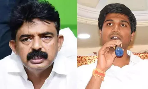 CM ఇచ్చిన స్క్రిప్ట్‌ చదవటమే ఆ ఎంపీ పని.. ఆయనకు కూడా భయపడతామా?