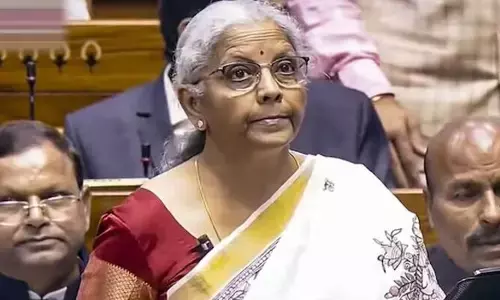 Import Duty: ఈవీ బ్యాటరీలు, మొబైల్ ఫోన్‌ల తయారీ పరికరాలపై దిగుమతి సుంకం రద్దు