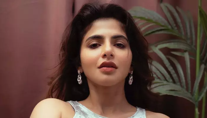 Iswarya Menon : కసి చూపులతో సెగలు రేపుతున్న ఐశ్వర్య. Iswarya Menon : కసి చూపులతో సెగలు రేపుతున్న ఐశ్వర్య.