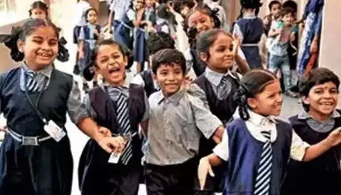 విద్యార్థులకు గుడ్ న్యూస్.. విద్యాశాఖ కీలక నిర్ణయం.. ఇక నుంచి స్కూళ్లలో! విద్యార్థులకు గుడ్ న్యూస్.. విద్యాశాఖ కీలక నిర్ణయం.. ఇక నుంచి స్కూళ్లలో!