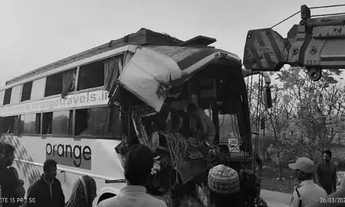 Accident: ఘోర రోడ్డు ప్రమాదం.. 13 మందికి గాయాలు, ఒకరి పరిస్థితి విషమం