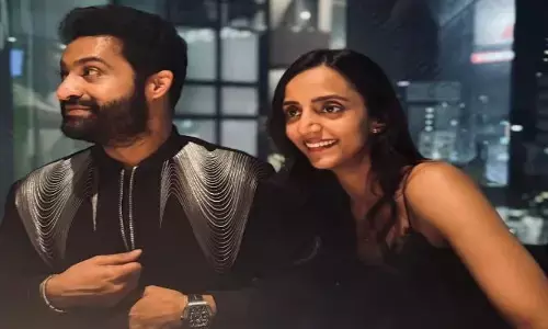 Jr NTR: ప్రణతితో క్యూట్ ఫోటో.. ఒక్క పోస్టుతో సోషల్ మీడియాను షేక్ చేసిన యంగ్ టైగర్