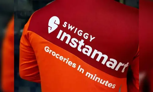 Instamart: స్విగ్గీ ఇన్‌స్టామార్ట్‌ కస్టమర్లకు గుడ్‌న్యూస్..10 నిమిషాల్లోనే స్మార్ట్‌ఫోన్‌ మీ ఇంటికే