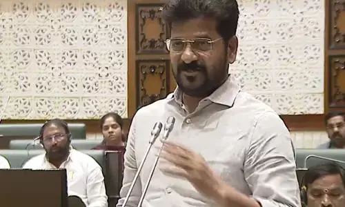 ఆ గుంటనక్కలకు గుణపాఠం చెప్తాం.. హెచ్‌సీయూ భూ వివాదంపై రేవంత్ రెడ్డి ఫైర్