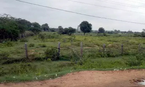 పరాధీనంలో తెలంగాణ పల్లెలు..