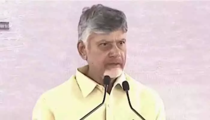 CM Chandrababu: నిర్వాసితులను చూస్తే బాధేస్తోంది.. భావోద్వేగానికి గురైన సీఎం చంద్రబాబు CM Chandrababu: నిర్వాసితులను చూస్తే బాధేస్తోంది.. భావోద్వేగానికి గురైన సీఎం చంద్రబాబు
