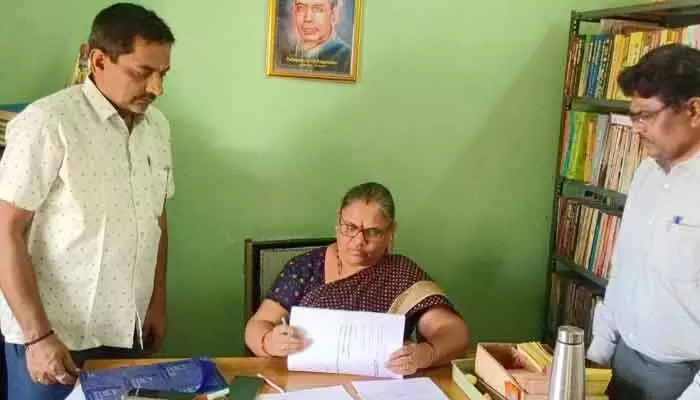 పాఠకులకు సదుపాయాలు కల్పించాలి పాఠకులకు సదుపాయాలు కల్పించాలి