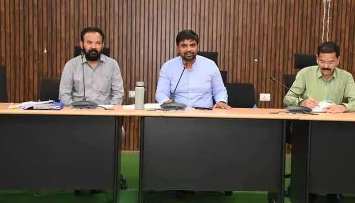 మహిళలు ఆర్థికాభివృద్ధి సాధించాలి మహిళలు ఆర్థికాభివృద్ధి సాధించాలి
