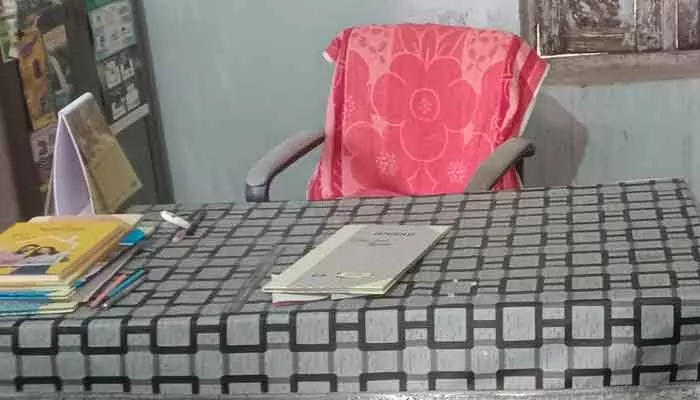 పశు వైద్యశాలలో కానరాని వైద్యుడు పశు వైద్యశాలలో కానరాని వైద్యుడు