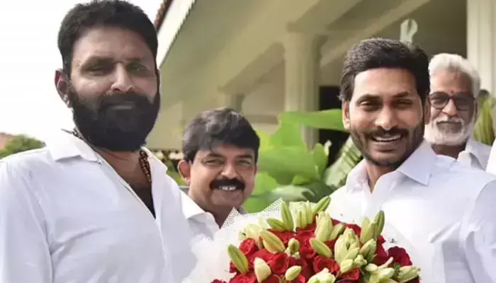 కొడాలి నానికి వైఎస్ జగన్ ఫోన్ !