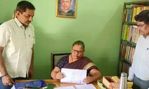 పాఠకులకు సదుపాయాలు కల్పించాలి