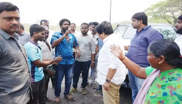 AP News:మానవత్వం చాటుకున్న మంత్రి దుర్గేష్ AP News:మానవత్వం చాటుకున్న మంత్రి దుర్గేష్