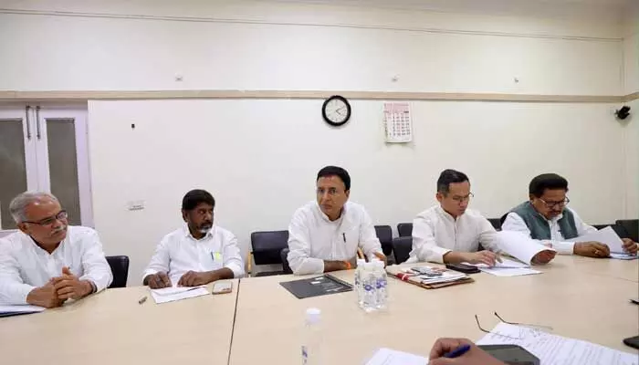 కాంగ్రెస్ డ్రాప్టింగ్ కమిటీ భేటీకి హాజరైన భట్టి విక్రమార్క కాంగ్రెస్ డ్రాప్టింగ్ కమిటీ భేటీకి హాజరైన భట్టి విక్రమార్క